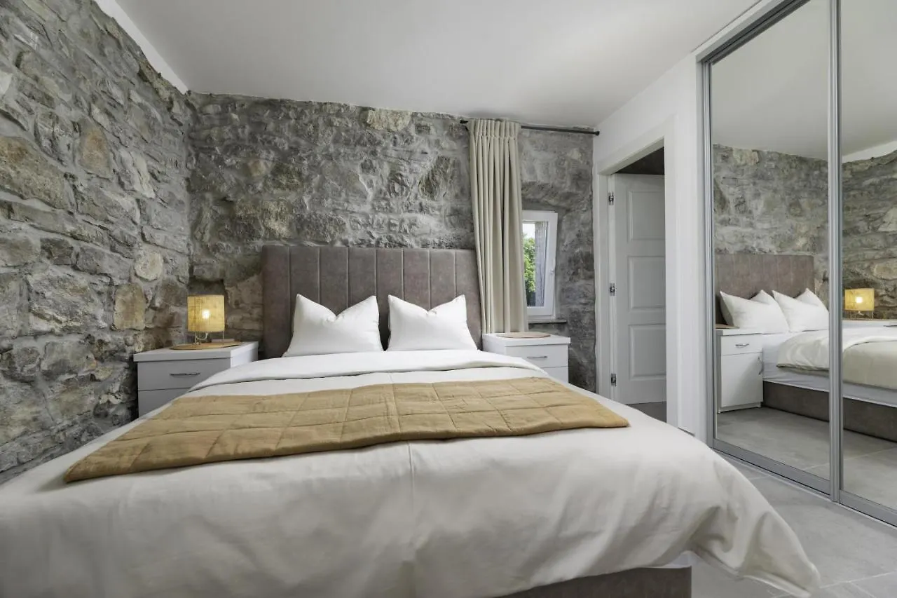 Luxury 5 Stars Villa Berisha Lakmartin